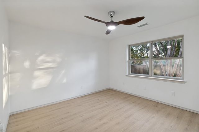 2607 Timberleaf Circle, Carrollton, TX 75006