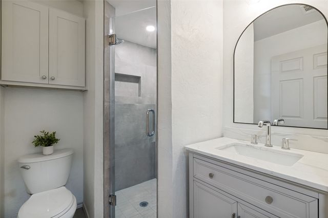 2607 Timberleaf Circle, Carrollton, TX 75006