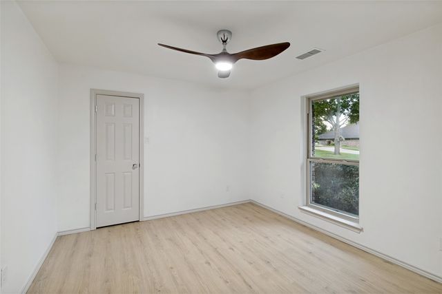 2607 Timberleaf Circle, Carrollton, TX 75006
