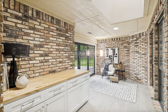 2607 Timberleaf Circle, Carrollton, TX 75006