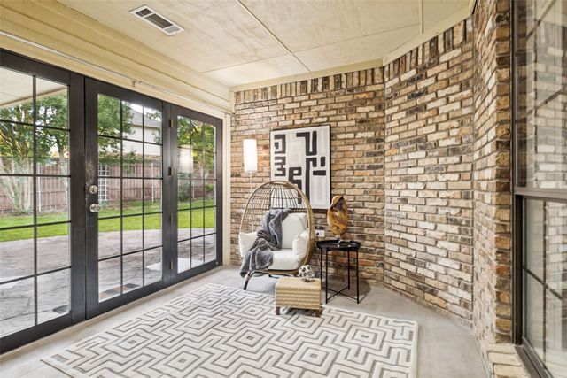 2607 Timberleaf Circle, Carrollton, TX 75006