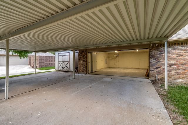 2607 Timberleaf Circle, Carrollton, TX 75006