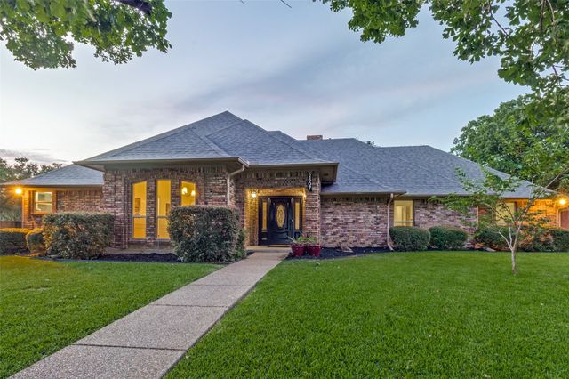 2607 Timberleaf Circle, Carrollton, TX 75006