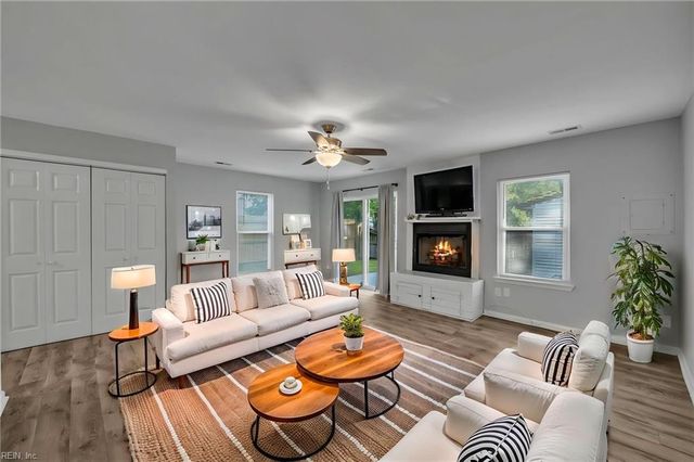 182 Thalia Trace DR, Virginia Beach, VA 23452