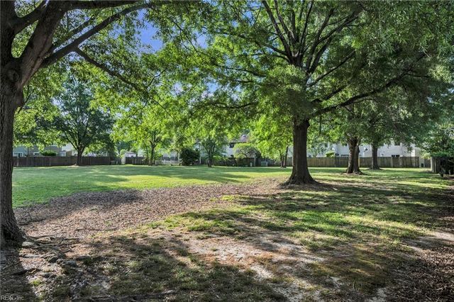 182 Thalia Trace DR, Virginia Beach, VA 23452