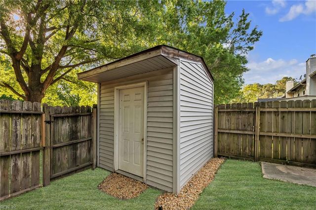 182 Thalia Trace DR, Virginia Beach, VA 23452