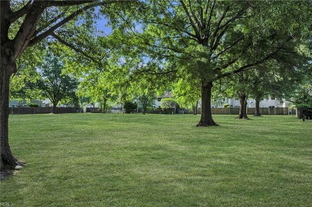 182 Thalia Trace DR, Virginia Beach, VA 23452