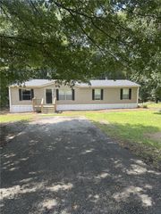 217 Reidville Road, Williamston, SC 29697