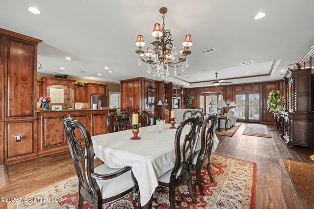 707 Esplanade Avenue, Bay Saint Louis, MS 39520