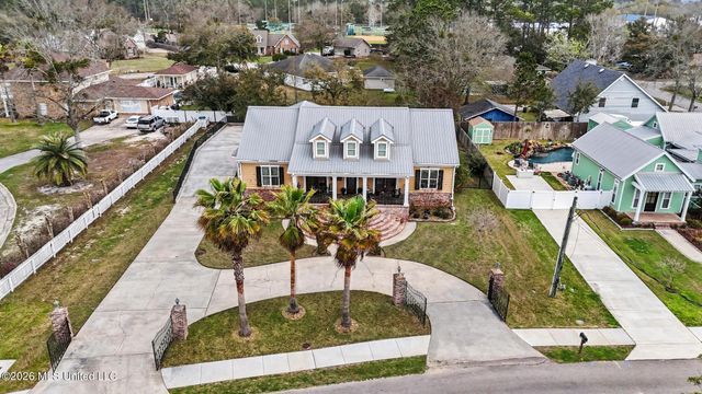 707 Esplanade Avenue, Bay Saint Louis, MS 39520