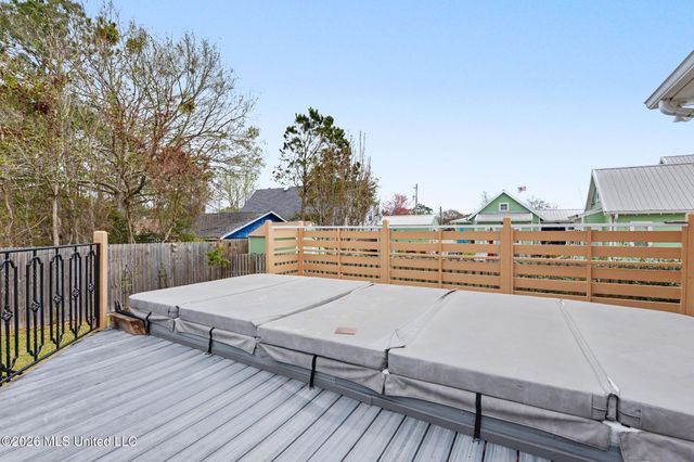 707 Esplanade Avenue, Bay Saint Louis, MS 39520