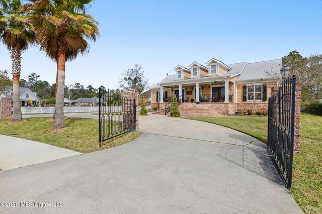 707 Esplanade Avenue, Bay Saint Louis, MS 39520