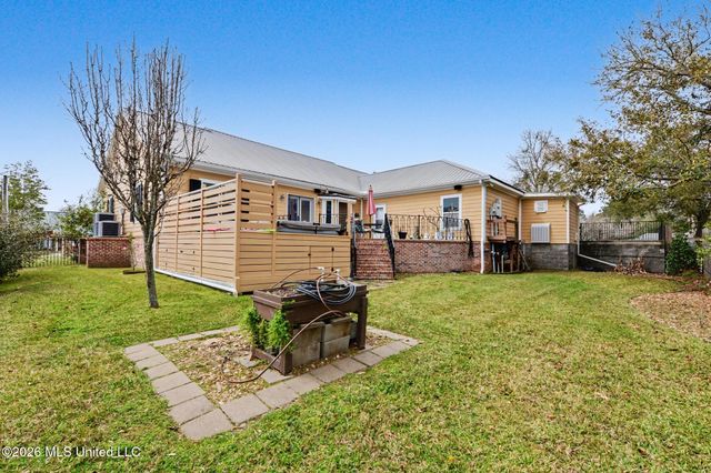 707 Esplanade Avenue, Bay Saint Louis, MS 39520