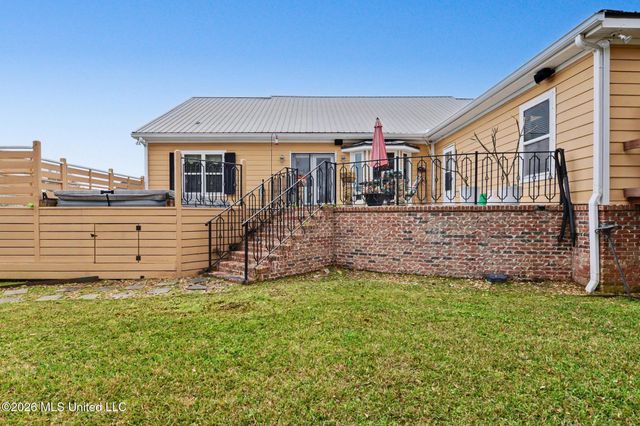 707 Esplanade Avenue, Bay Saint Louis, MS 39520