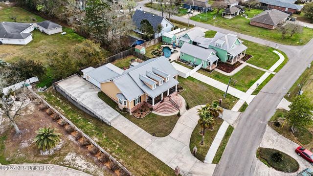 707 Esplanade Avenue, Bay Saint Louis, MS 39520