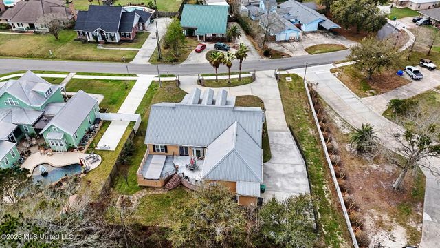 707 Esplanade Avenue, Bay Saint Louis, MS 39520