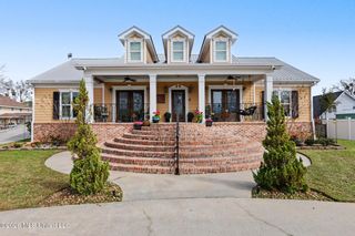 707 Esplanade Avenue, Bay Saint Louis, MS 39520