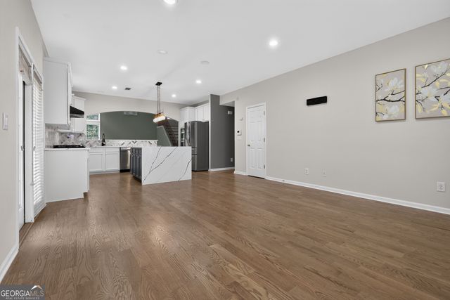 962 Simonton View Lane, Lawrenceville, GA 30045