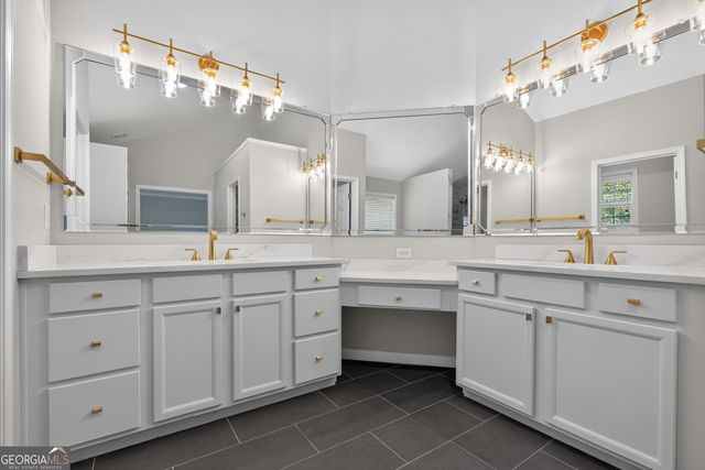 962 Simonton View Lane, Lawrenceville, GA 30045