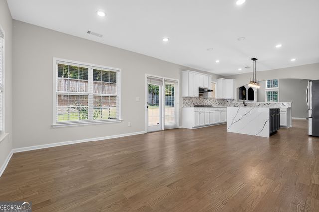 962 Simonton View Lane, Lawrenceville, GA 30045
