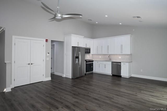 26 Sunlight Walk 26, Holbrook, NY 11741