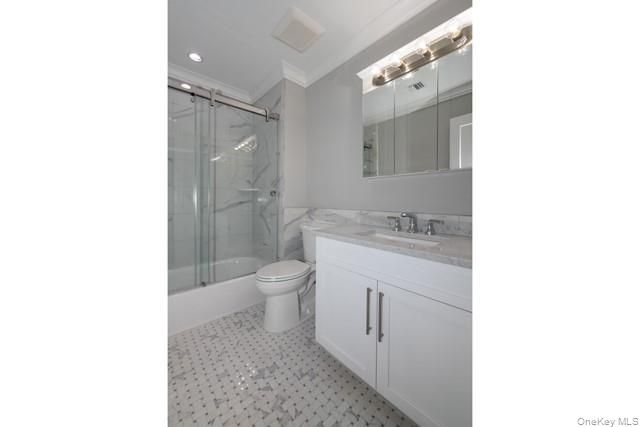 26 Sunlight Walk 26, Holbrook, NY 11741