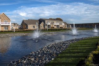 26 Sunlight Walk 26, Holbrook, NY 11741