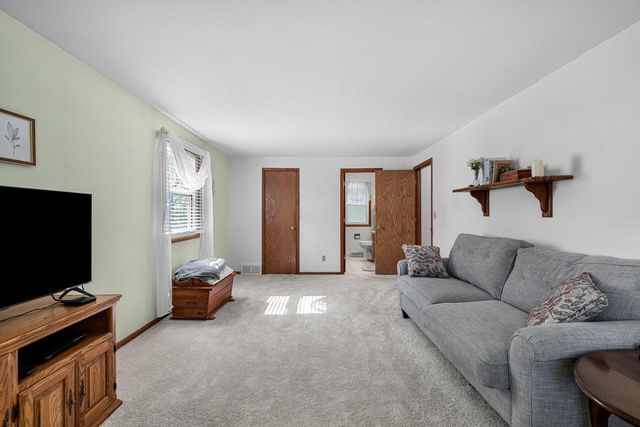 3601 Michigan AVENUE, Manitowoc, WI 54220