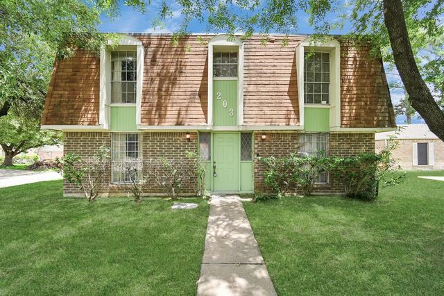 203 Kirkaldy Drive, Houston, TX 77015