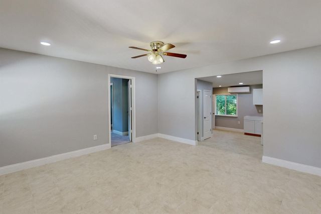 390 Casablanca Drive Drive, Shepherd, TX 77364