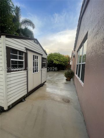 16125 SW 62nd Ter, Miami, FL 33193
