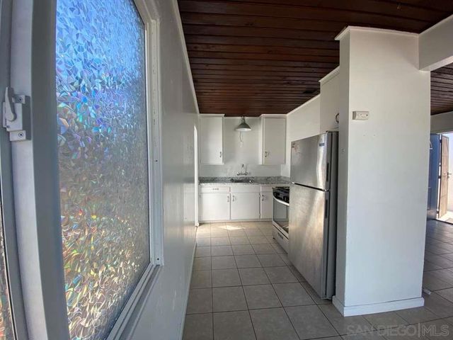 5160 W Point Loma Blvd, San Diego, CA 92107