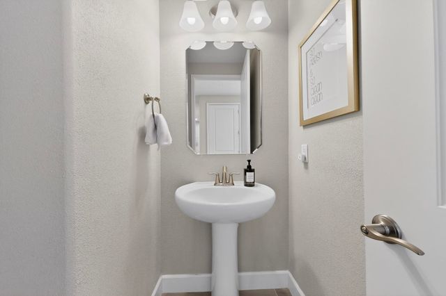 7221 Aldan Drive NE, Rio Rancho, NM 87144