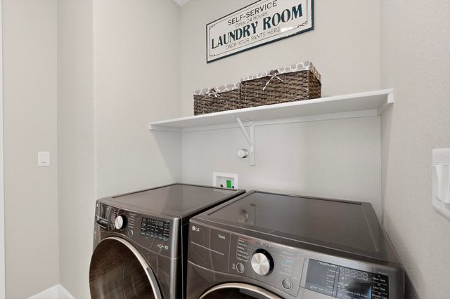 7221 Aldan Drive NE, Rio Rancho, NM 87144