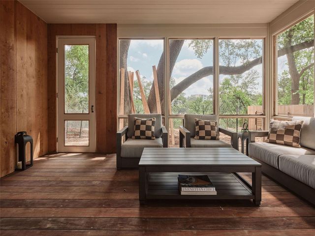 1012 Gaston Ave, Austin, TX 78703