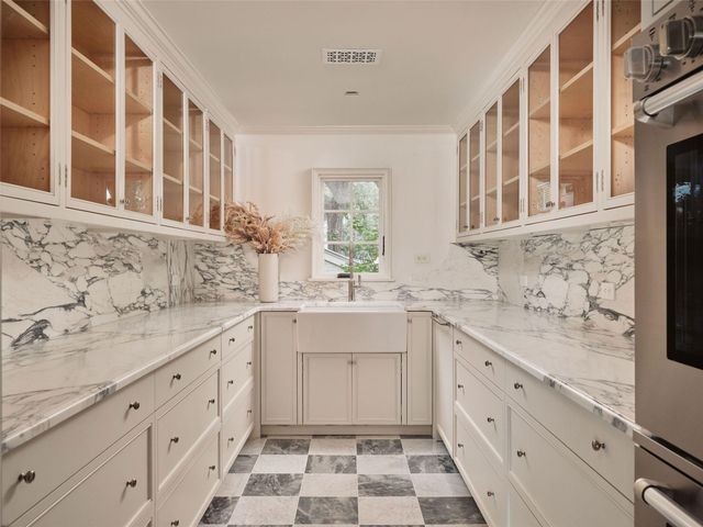 1012 Gaston Ave, Austin, TX 78703