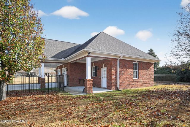 2354 Water View Road, Greenville, NC 27858