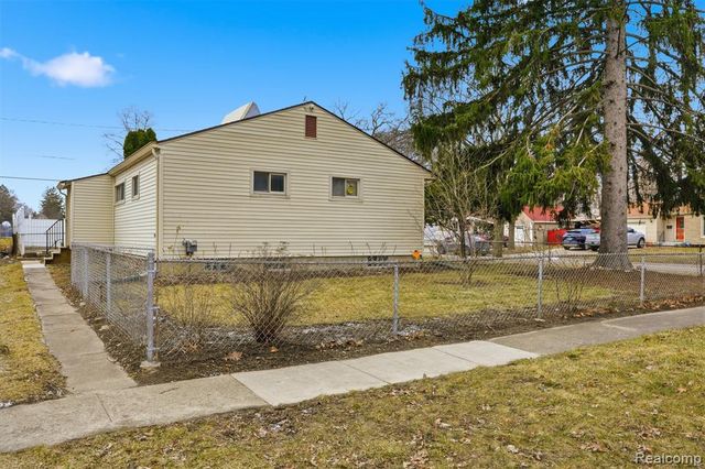 916 Buckingham Avenue, Flint, MI 48507