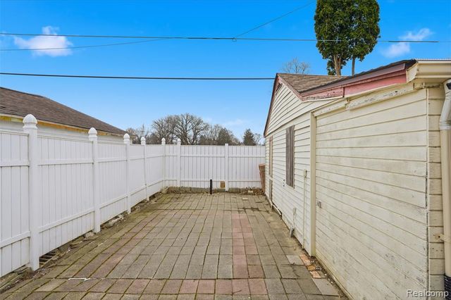 916 Buckingham Avenue, Flint, MI 48507