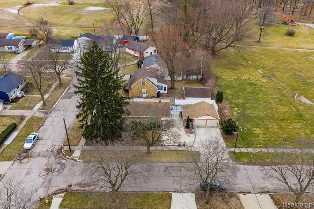 916 Buckingham Avenue, Flint, MI 48507