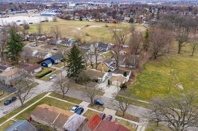 916 Buckingham Avenue, Flint, MI 48507