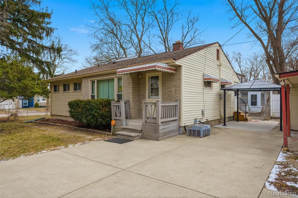 916 Buckingham Avenue, Flint, MI 48507