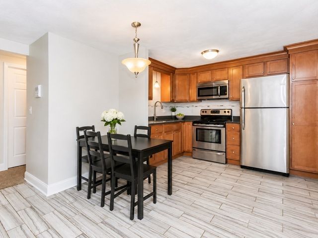 1105 Lexington Street 4-3, Waltham, MA 02452
