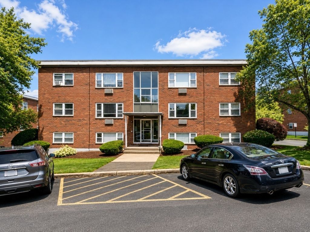 1105 Lexington Street 4-3, Waltham, MA 02452