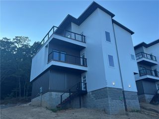 135 Paddock Loop, Fayetteville, AR 72701