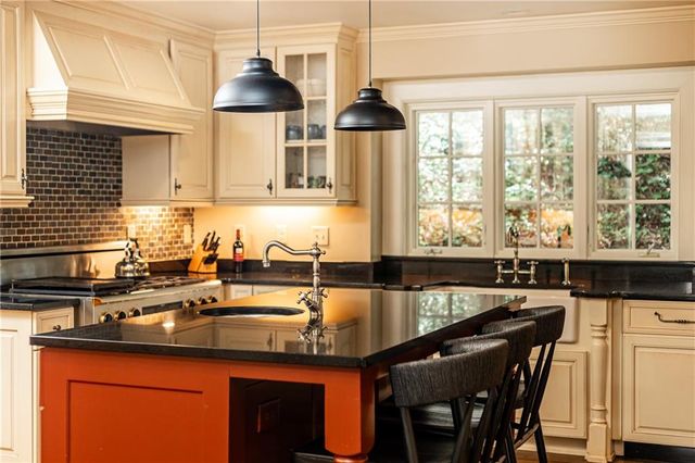 9 Palisades NE Road, Atlanta, GA 30309