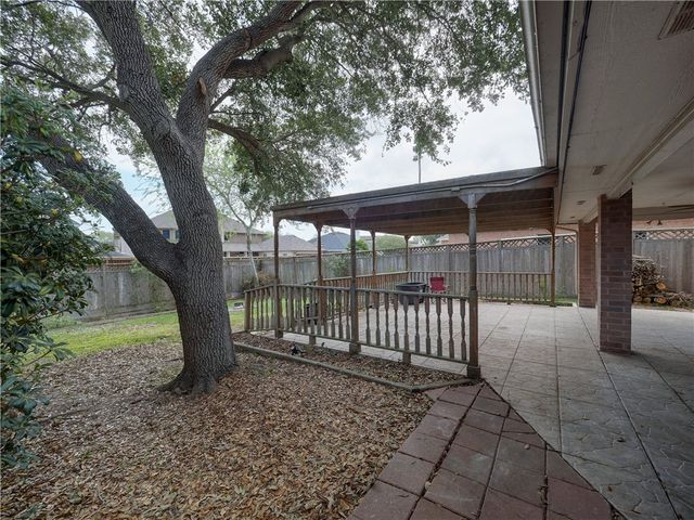 7022 Dunsford Dr, Corpus Christi, TX 78413