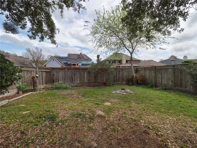 7022 Dunsford Dr, Corpus Christi, TX 78413