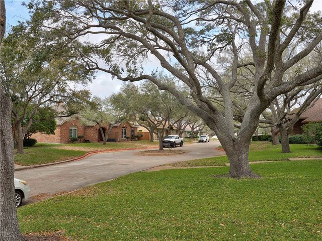 7022 Dunsford Dr, Corpus Christi, TX 78413