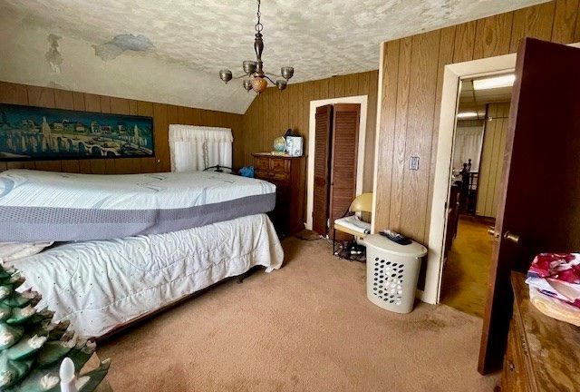 32 Woodstock St, Fall River, MA 02724